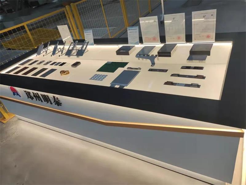 河南省委書記樓陽生、省長王凱蒞臨明泰鋁業(yè)子公司明晟新材料參觀調(diào)研